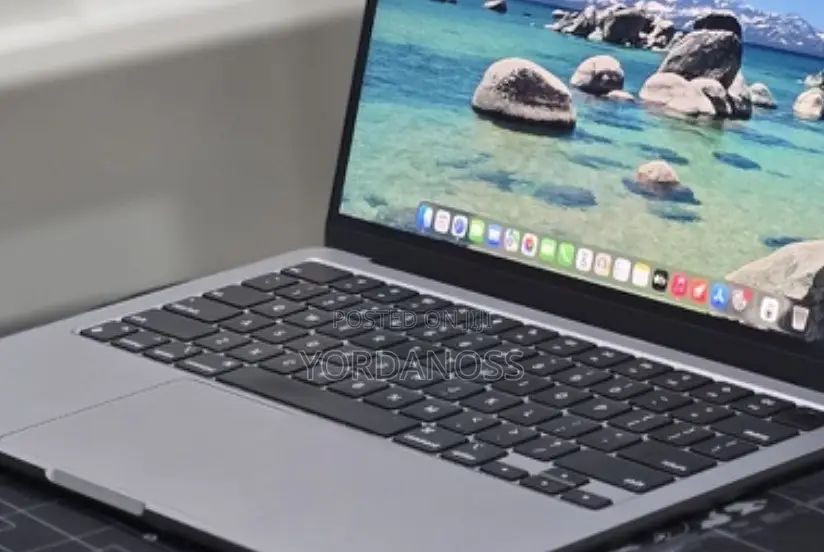 New Laptop Apple MacBook Pro 2020 M1 16GB Apple M1 SSD 512GB