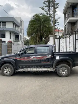 Toyota Hilux 2014 Black