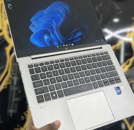 New Laptop HP ZBook 14 16GB Intel Core i7 SSD 512GB