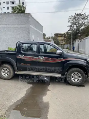 Toyota Hilux 2014 Black