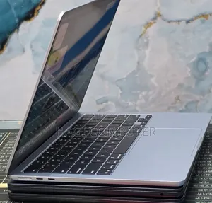 New Laptop Apple MacBook Air 2025 M4 16GB Apple M4 SSD 256GB