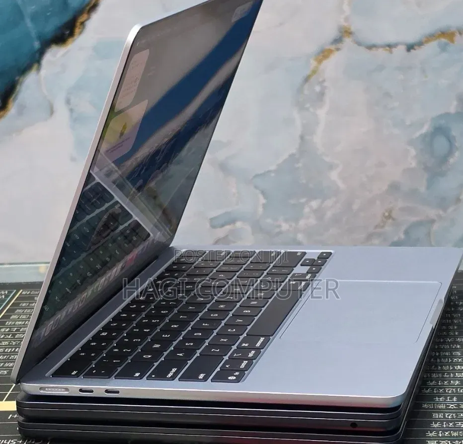 New Laptop Apple MacBook Air 2025 M4 16GB Apple M4 SSD 256GB
