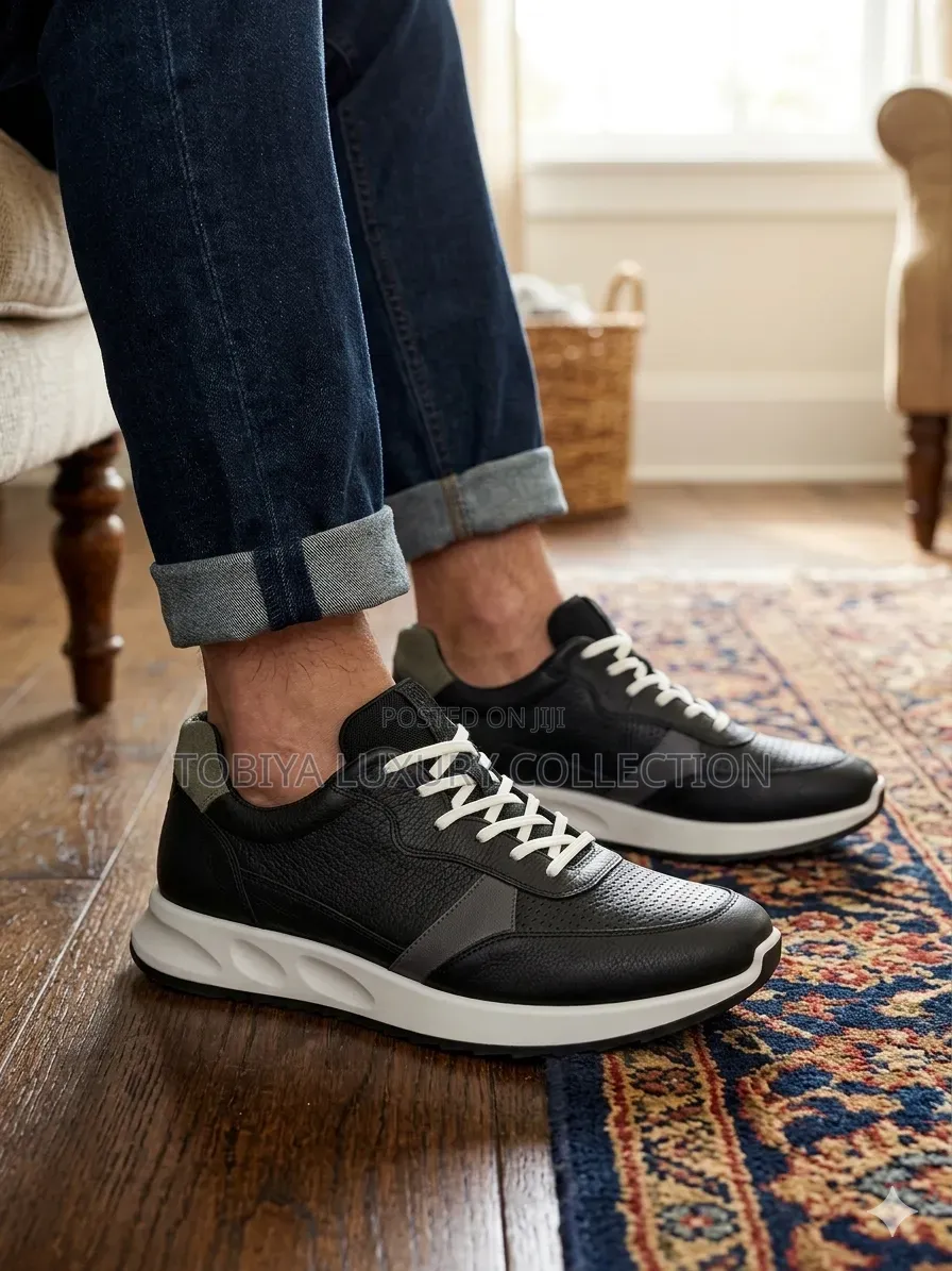 Ecco Sneakers
