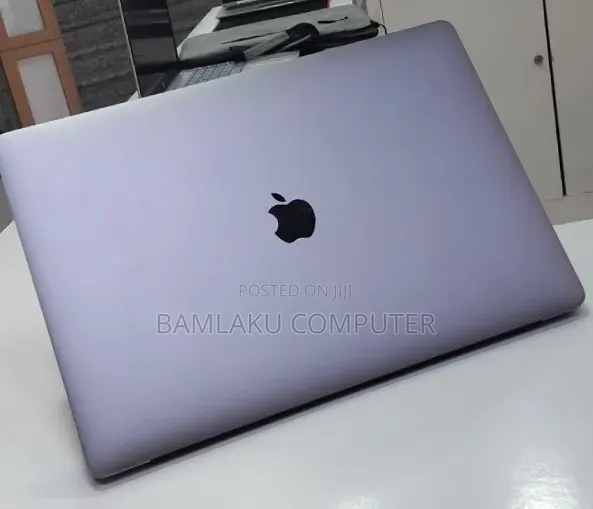 New Laptop Apple MacBook Pro 2017 16GB Intel Core i7 SSD 512GB