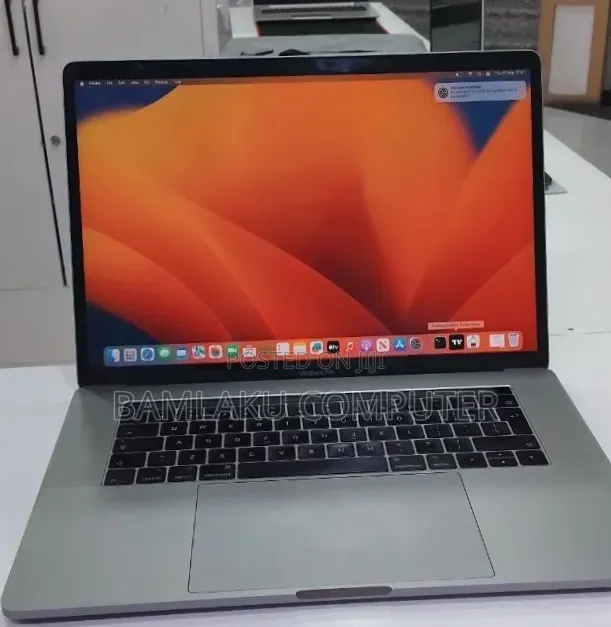 New Laptop Apple MacBook Pro 2017 16GB Intel Core i7 SSD 512GB