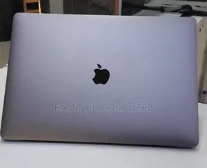 New Laptop Apple MacBook Pro 2017 16GB Intel Core i7 SSD 512GB
