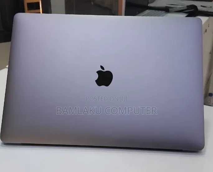 New Laptop Apple MacBook Pro 2017 16GB Intel Core i7 SSD 512GB