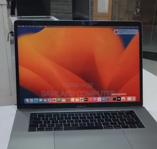 New Laptop Apple MacBook Pro 2017 16GB Intel Core i7 SSD 512GB