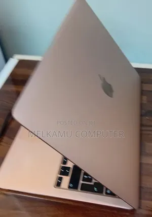 New Laptop Apple MacBook Air 2020 8GB Intel Core i3 SSD 256GB