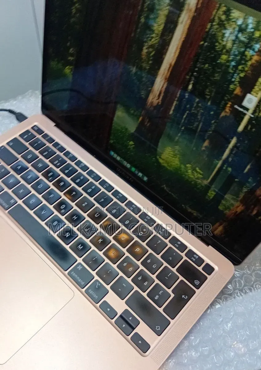 New Laptop Apple MacBook Air 2020 8GB Intel Core i3 SSD 256GB