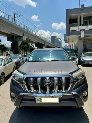 Toyota Land Cruiser 4.0 V6 DLX 2015 Gray
