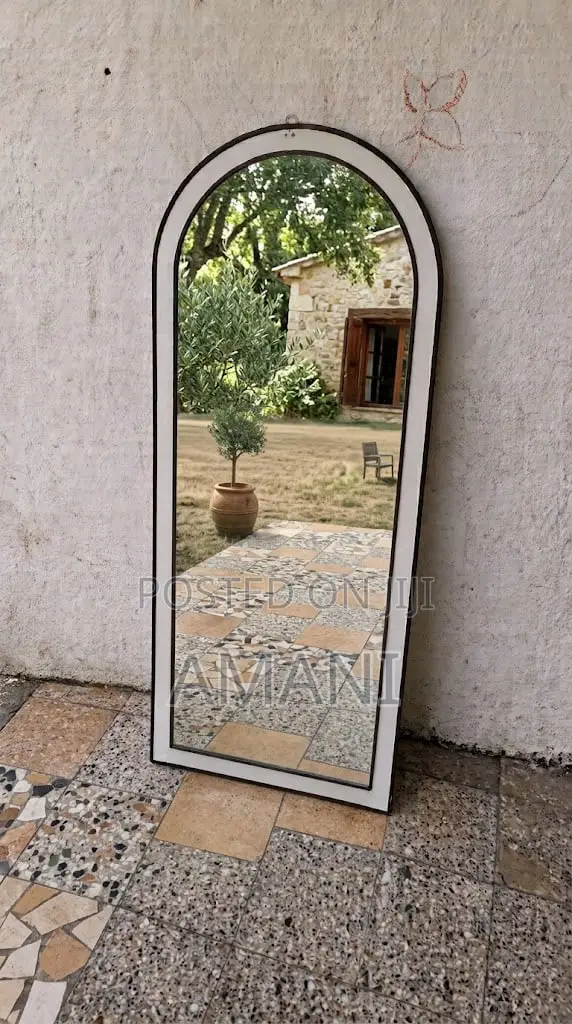Large Arched Full-Length Mirror መስታወት – ጥቁር ፍሬም