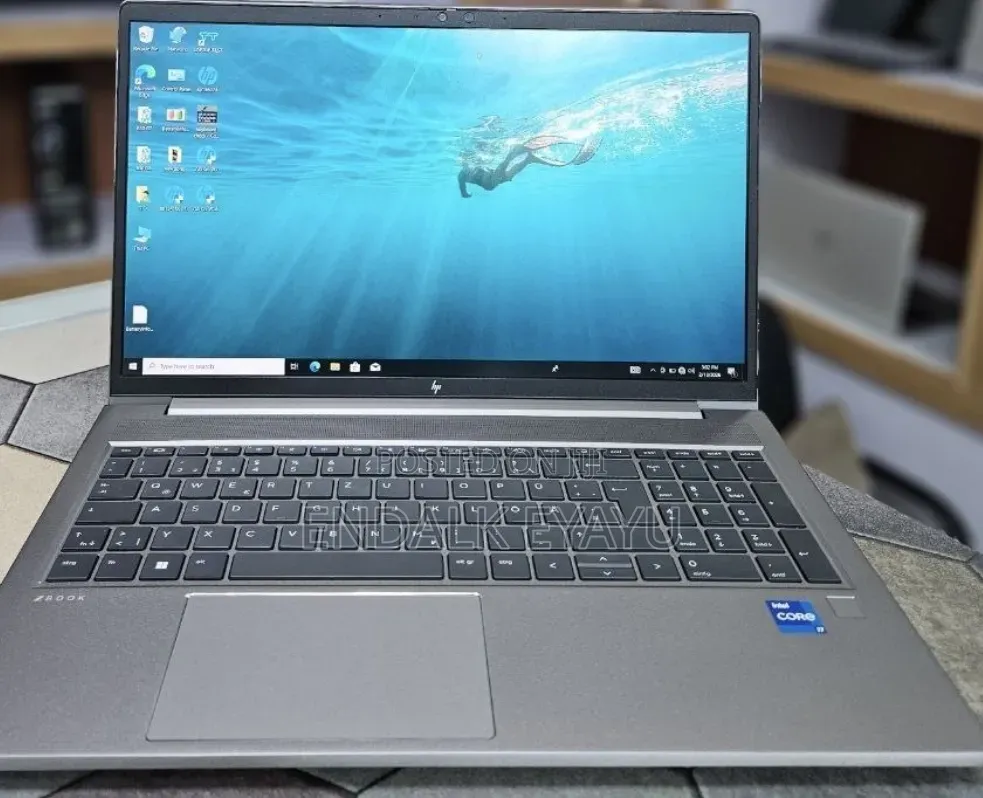 New Laptop HP ZBook 15 32GB Intel Core i7 SSD 512GB