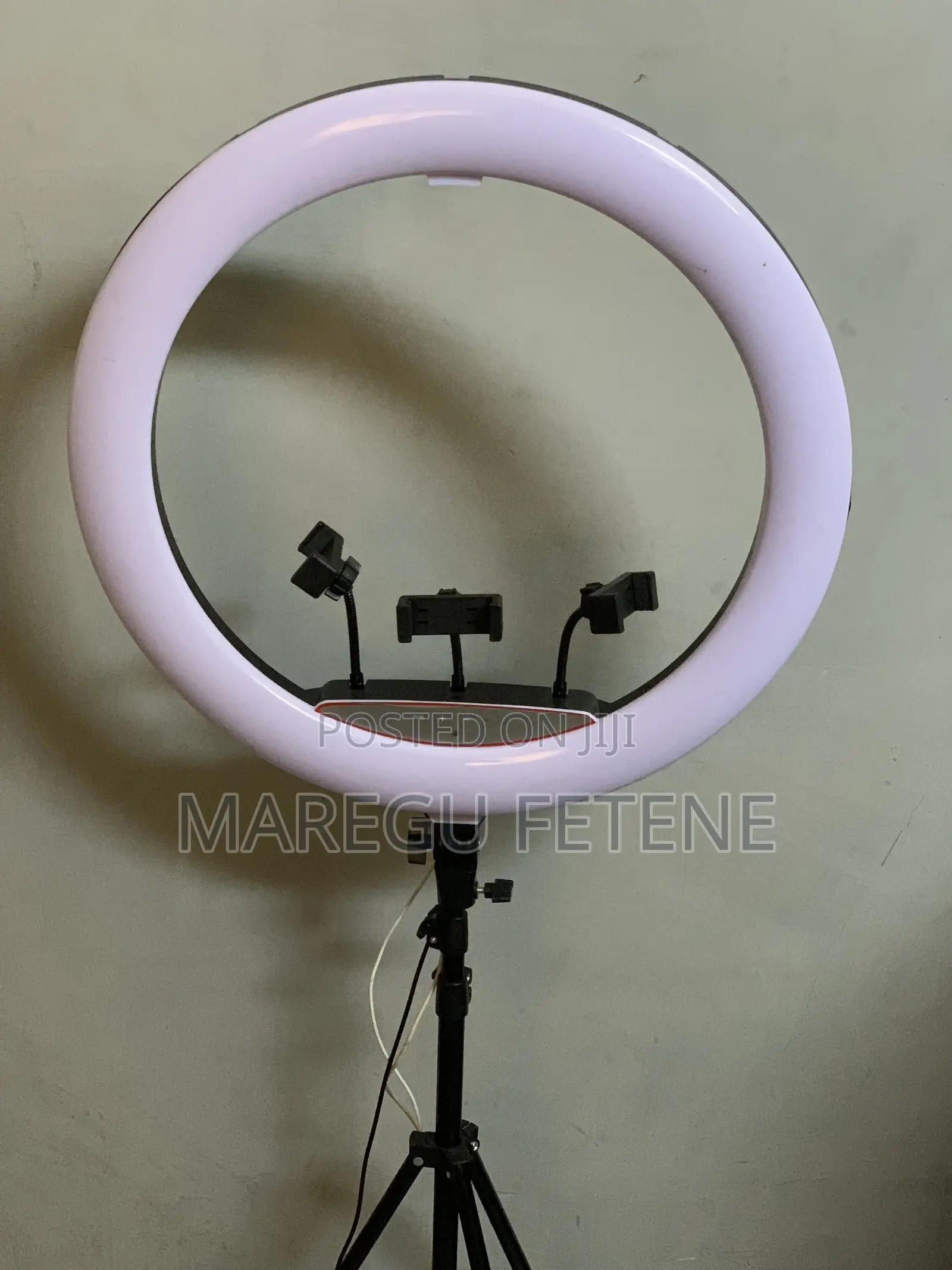 Ring Light Rl-21 With 3 Phone Holders (Large Led Makeup Camera Light)