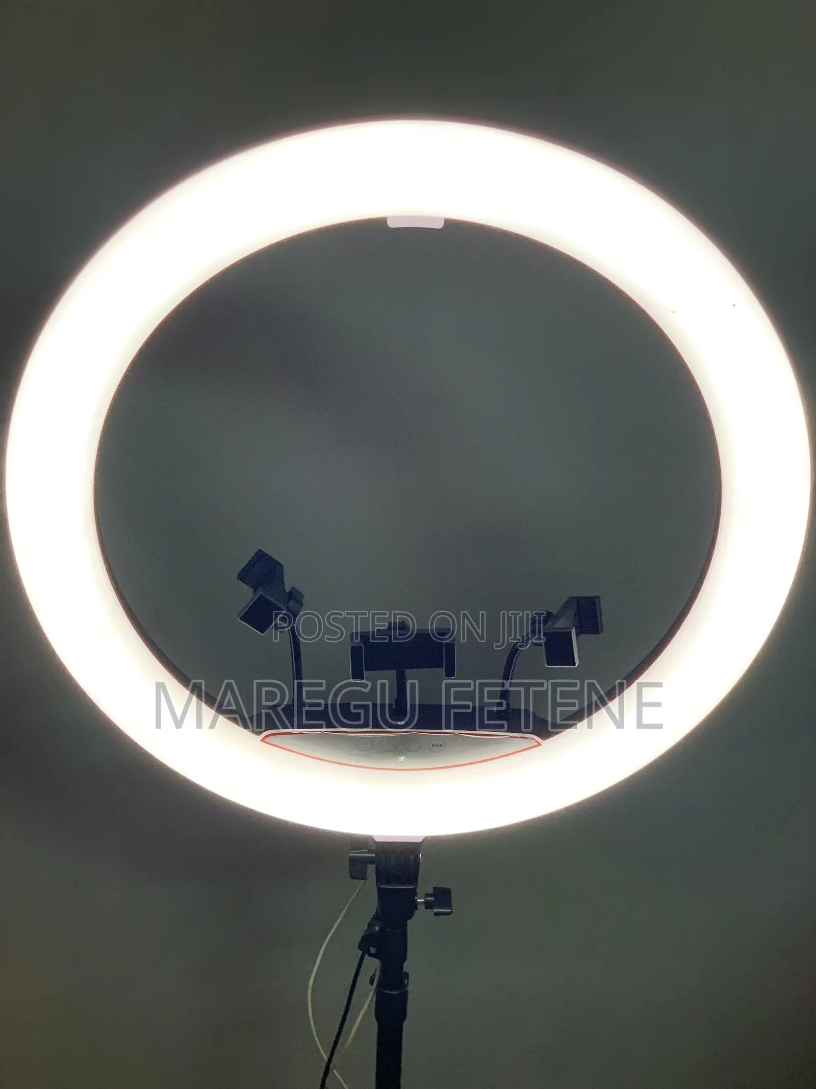 Ring Light Rl-21 With 3 Phone Holders (Large Led Makeup Camera Light)