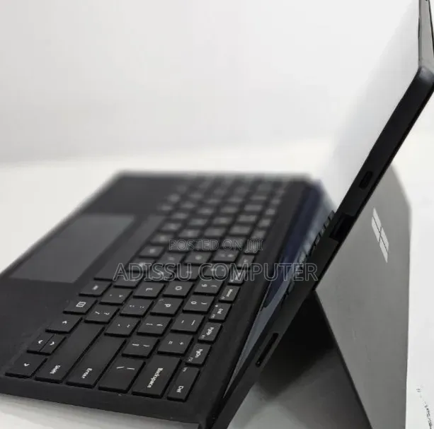 New Laptop Microsoft Surface Pro 7 8GB Intel Core i7 SSD 512GB