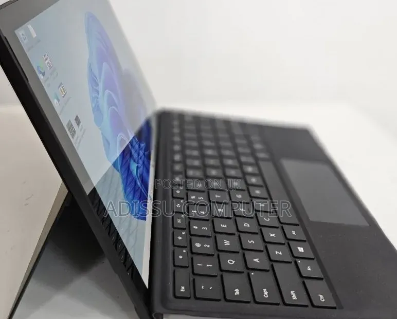 New Laptop Microsoft Surface Pro 7 8GB Intel Core i7 SSD 512GB