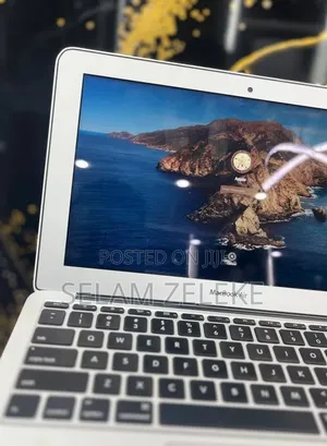 New Laptop Apple MacBook Air 2015 8GB Intel Core i5 SSD 128GB