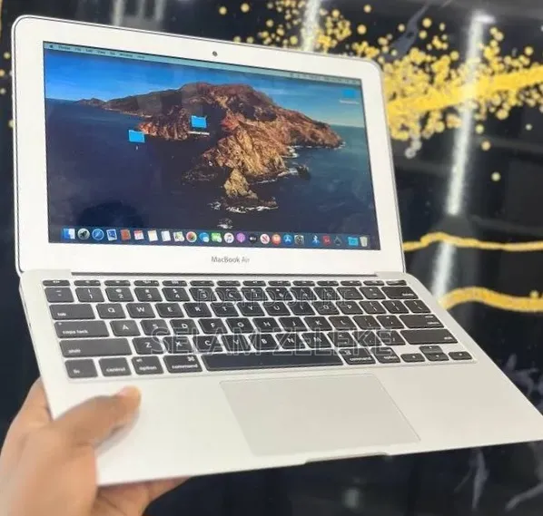 New Laptop Apple MacBook Air 2015 8GB Intel Core i5 SSD 128GB
