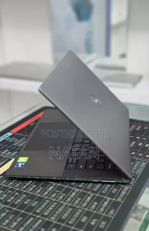 New Laptop Dell Precision 5560 16GB Intel Core i9 SSD 512GB