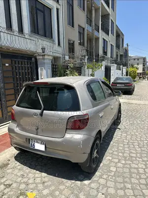 Toyota Vitz 1.0 FWD 5dr 2001 Gray