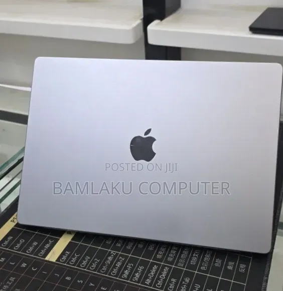 New Laptop Apple MacBook Pro 2021 M1 32GB Apple M1 Max SSD 1T