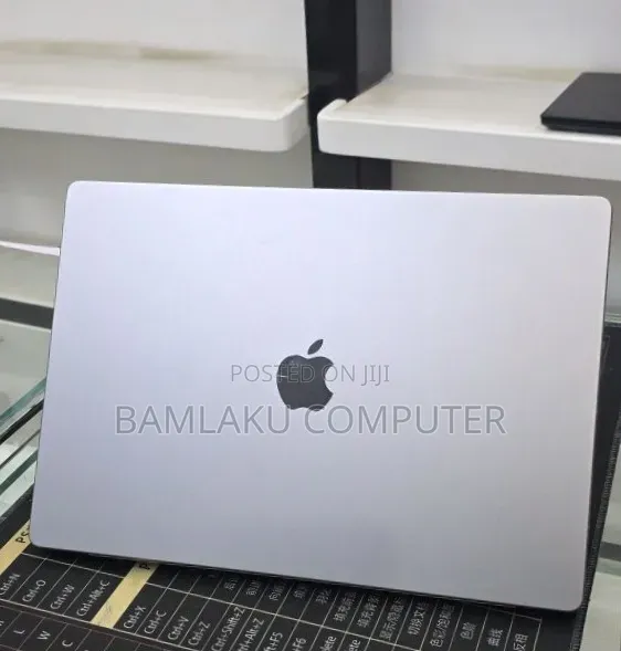 New Laptop Apple MacBook Pro 2021 M1 32GB Apple M1 Max SSD 1T