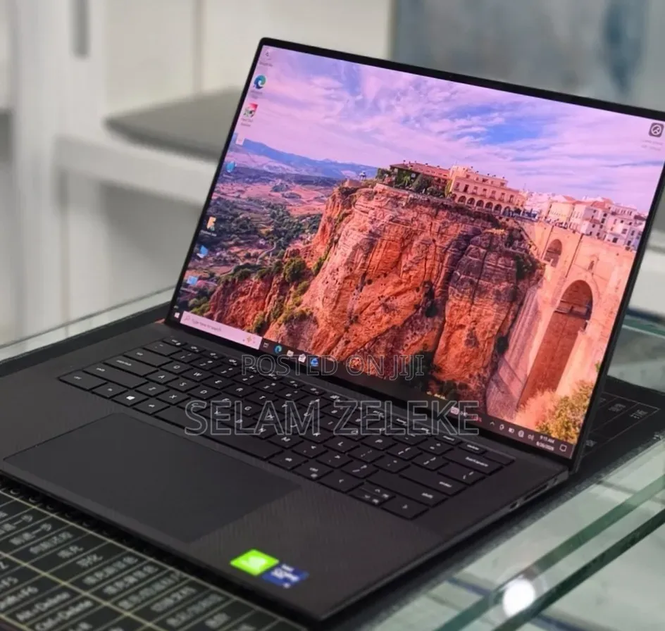 New Laptop Dell Precision 5560 16GB Intel Core i9 SSD 512GB