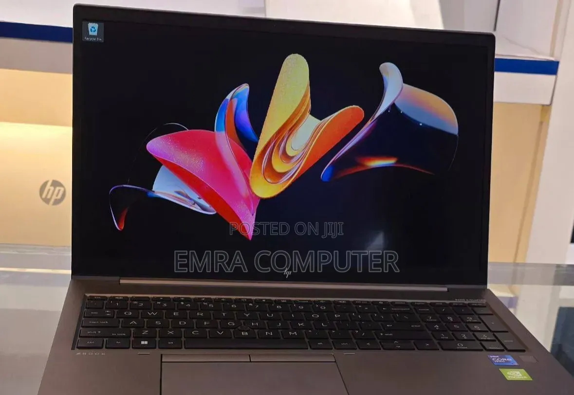 New Laptop HP 16GB Intel Core i7 SSD 512GB