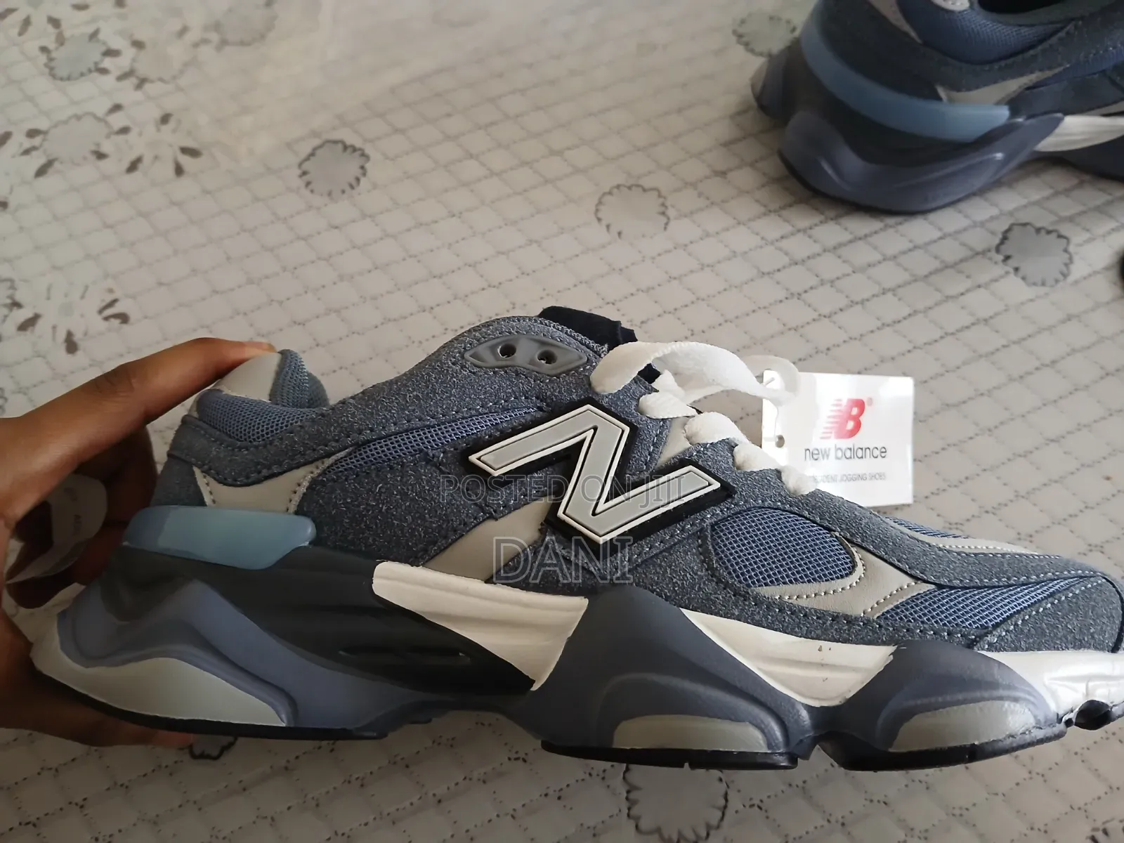 New Balance ጫማ በትልቅ ቅናሽ