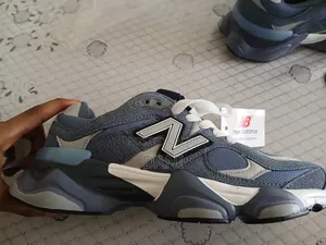 New Balance ጫማ በትልቅ ቅናሽ