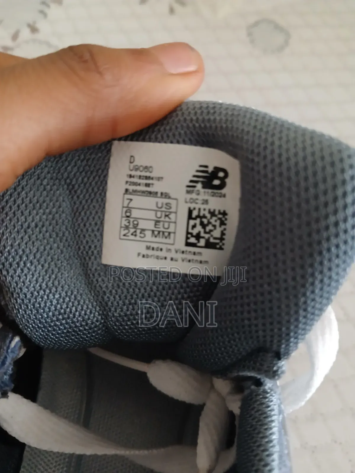 New Balance ጫማ በትልቅ ቅናሽ