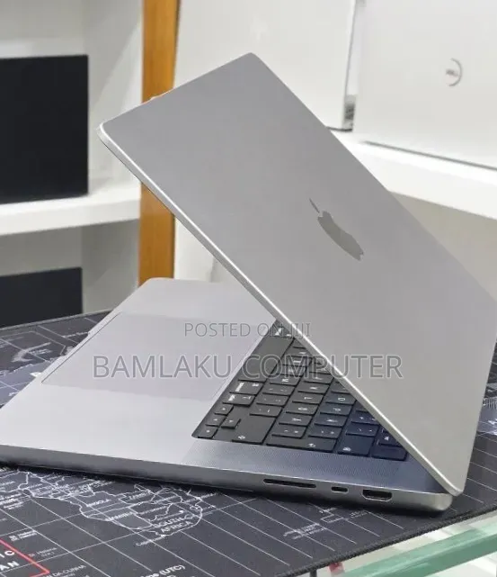 New Laptop Apple MacBook Pro 2021 M1 Max 32GB Apple M1 Max SSD 512GB