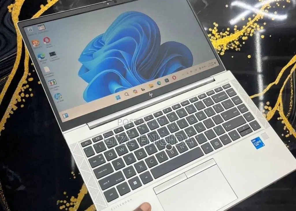 New Laptop HP EliteBook 840 G8 16GB Intel Core i5 SSD 512GB