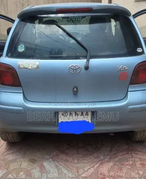 Toyota Vitz 2002 Blue