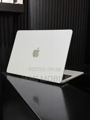 New Laptop Apple MacBook Air 2022 M2 16GB Apple M2 SSD 256GB