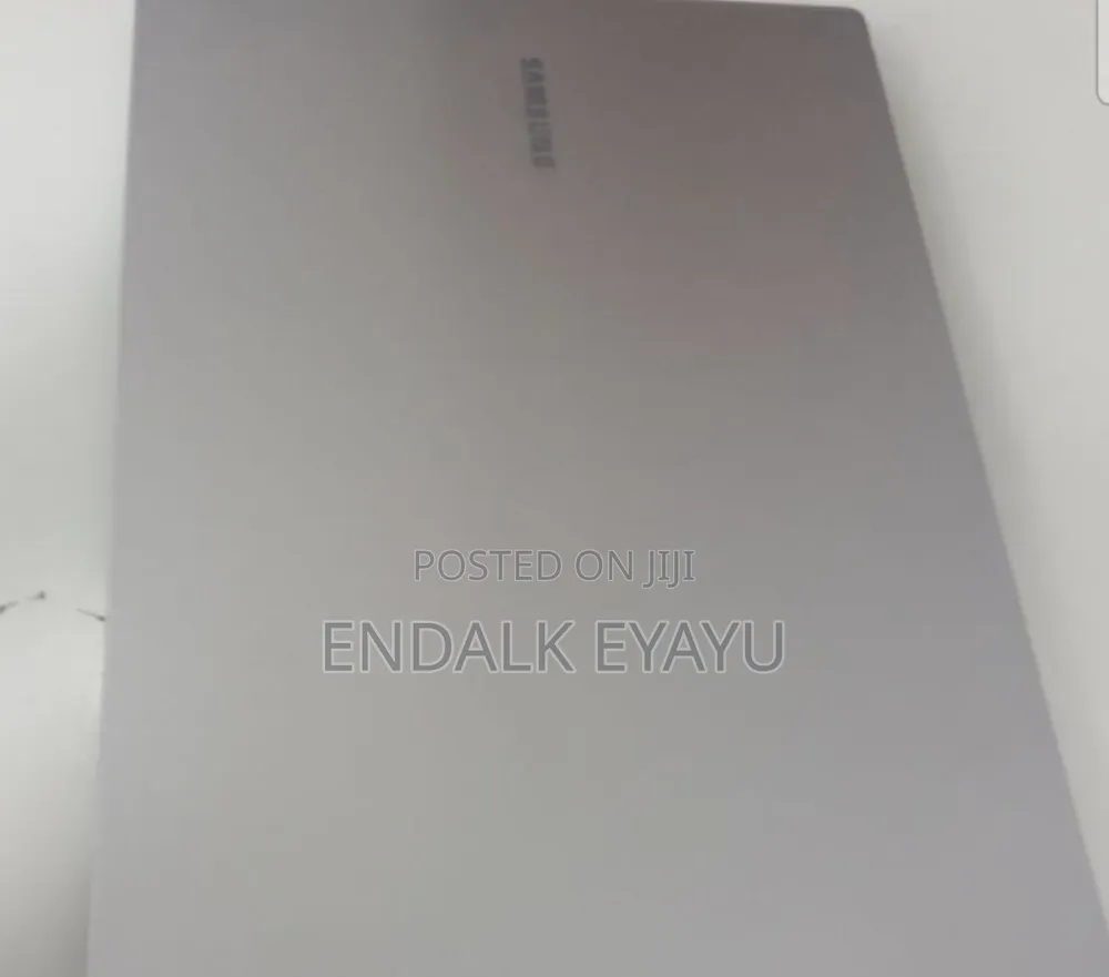 New Laptop Samsung Galaxy Book4 8GB Intel Core 5 SSD 512GB