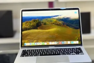 New Laptop Apple MacBook Pro 2020 M1 8GB Apple M1 Pro SSD 512GB