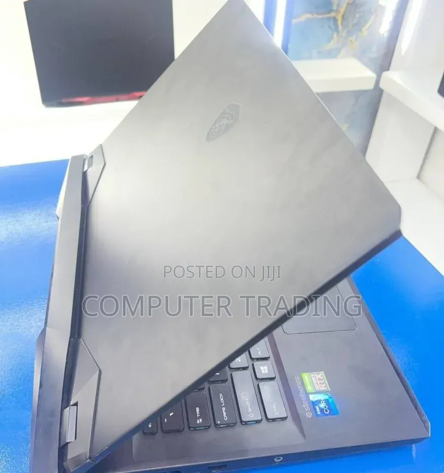 New Laptop MSI GP75 Leopard 16GB Intel Core i7 SSD 1T