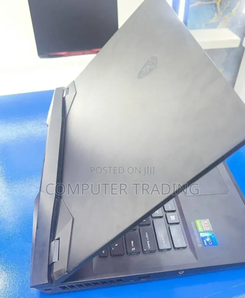 New Laptop MSI GP75 Leopard 16GB Intel Core i7 SSD 1T