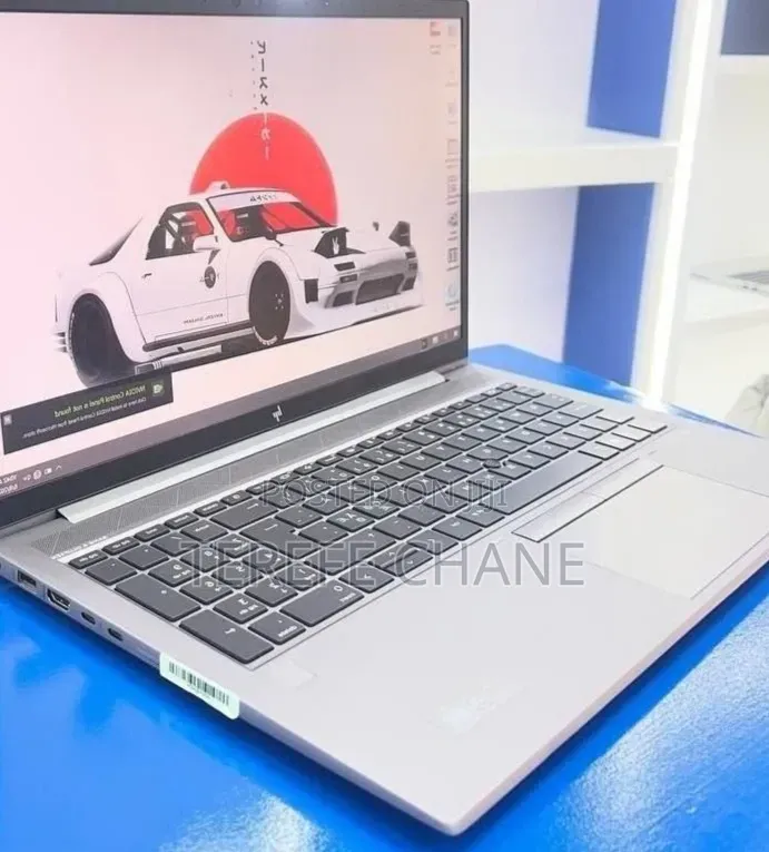 New Laptop HP ZBook Firefly G8 16GB Intel Core i7 SSD 512GB