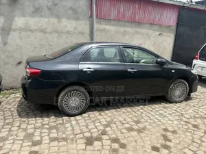 Toyota Corolla 2012 Black
