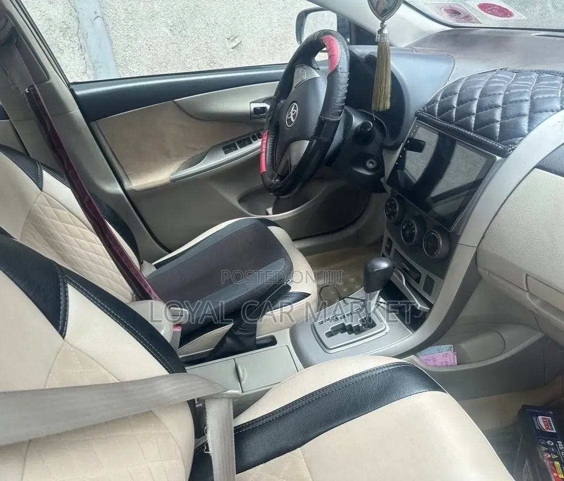 Toyota Corolla 2012 Black