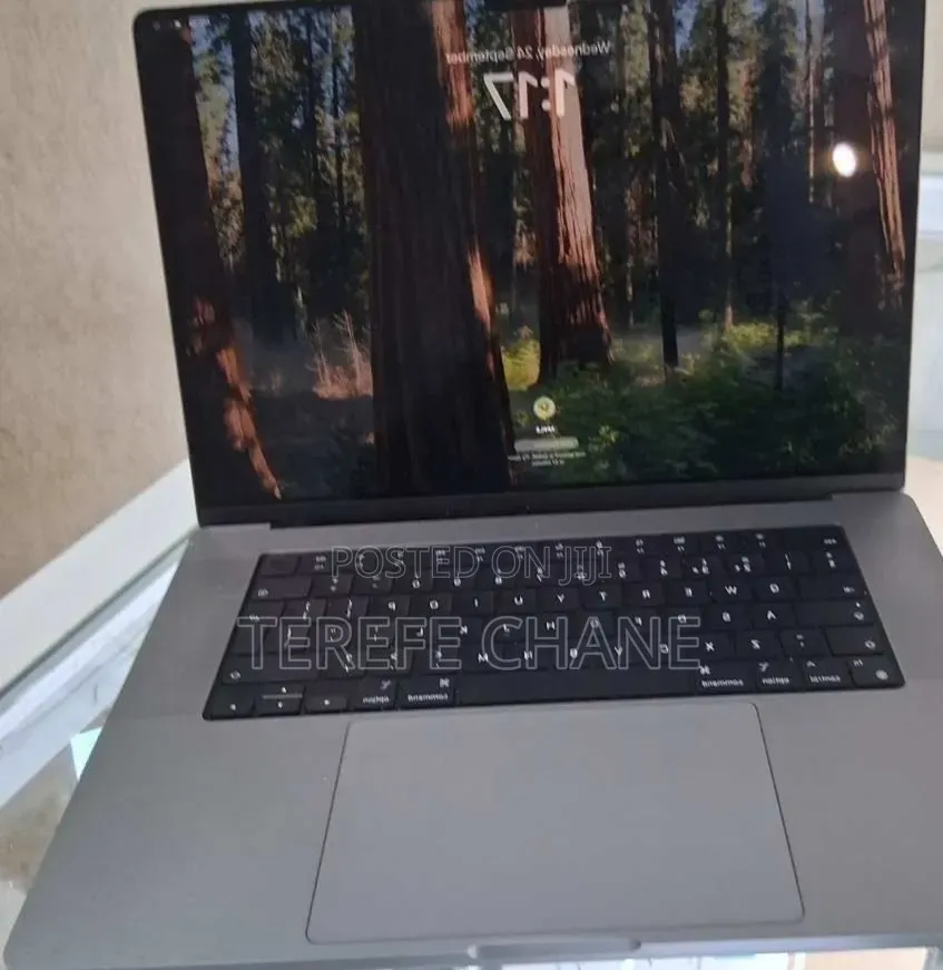 New Laptop Apple MacBook Pro 2021 M1 16GB Apple M1 Pro SSD 1T