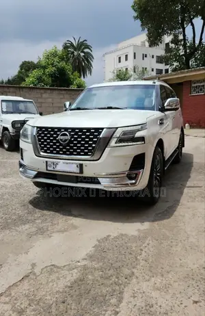 Nissan Patrol 2016 White