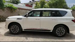 Nissan Patrol 2016 White