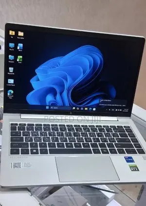 New Laptop HP EliteBook 840 G10 16GB Intel Core i7 SSD 512GB