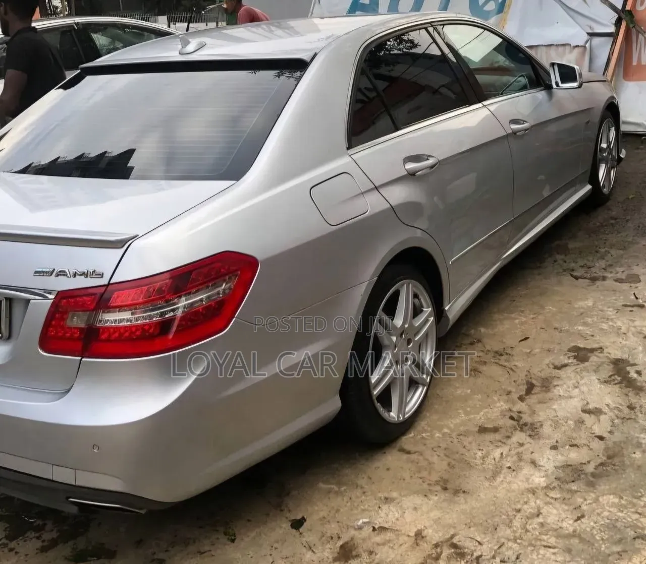 Mercedes-Benz E200 2014 Silver