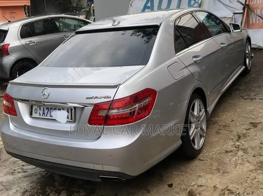 Mercedes-Benz E200 2014 Silver