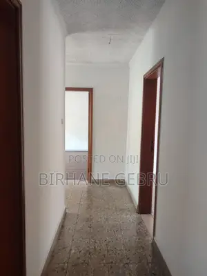 5bdrm Villa in Villa, Bole for rent